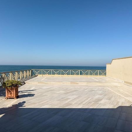 Апартаменты Le Rocella 4 - 2 Adults And 4 Children Only Баллито Экстерьер фото