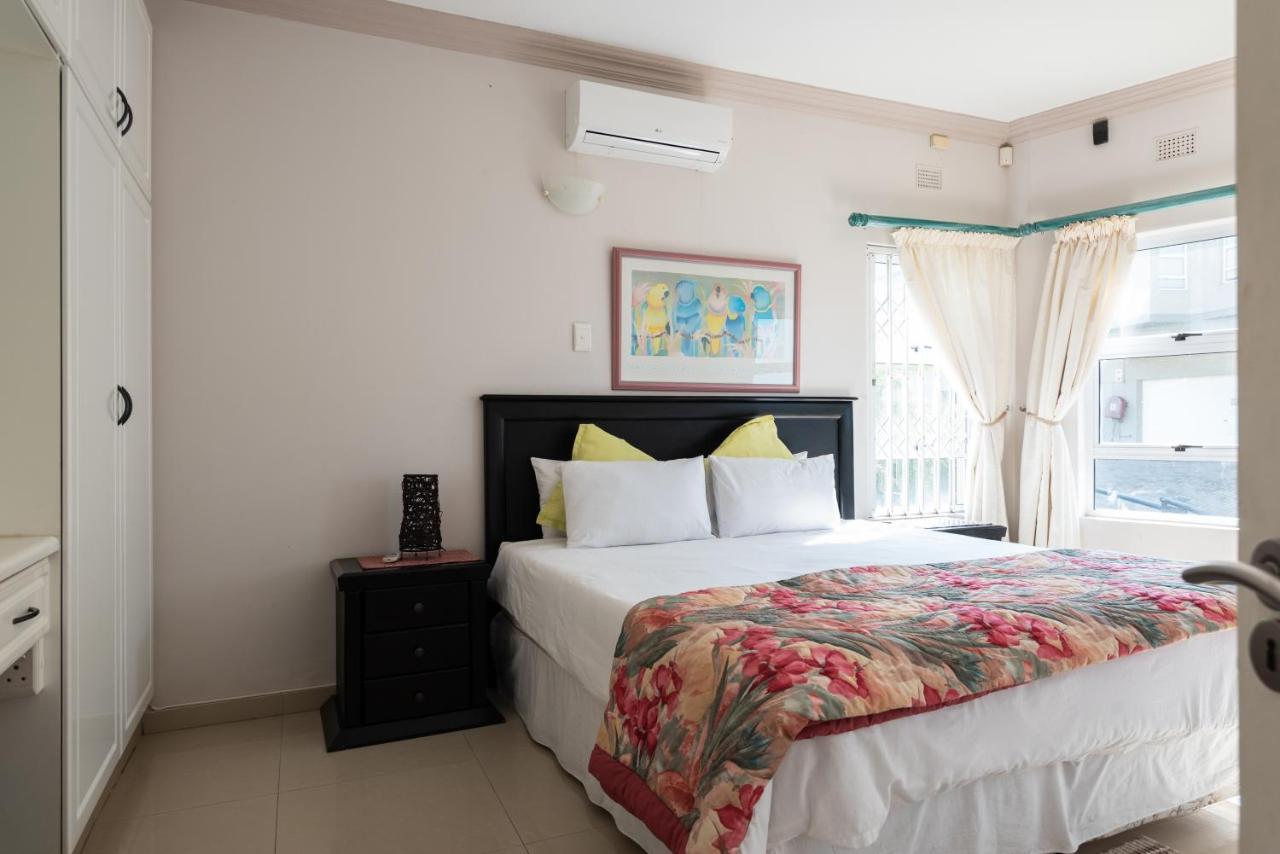 Апартаменты Le Rocella 4 - 2 Adults And 4 Children Only Баллито Экстерьер фото