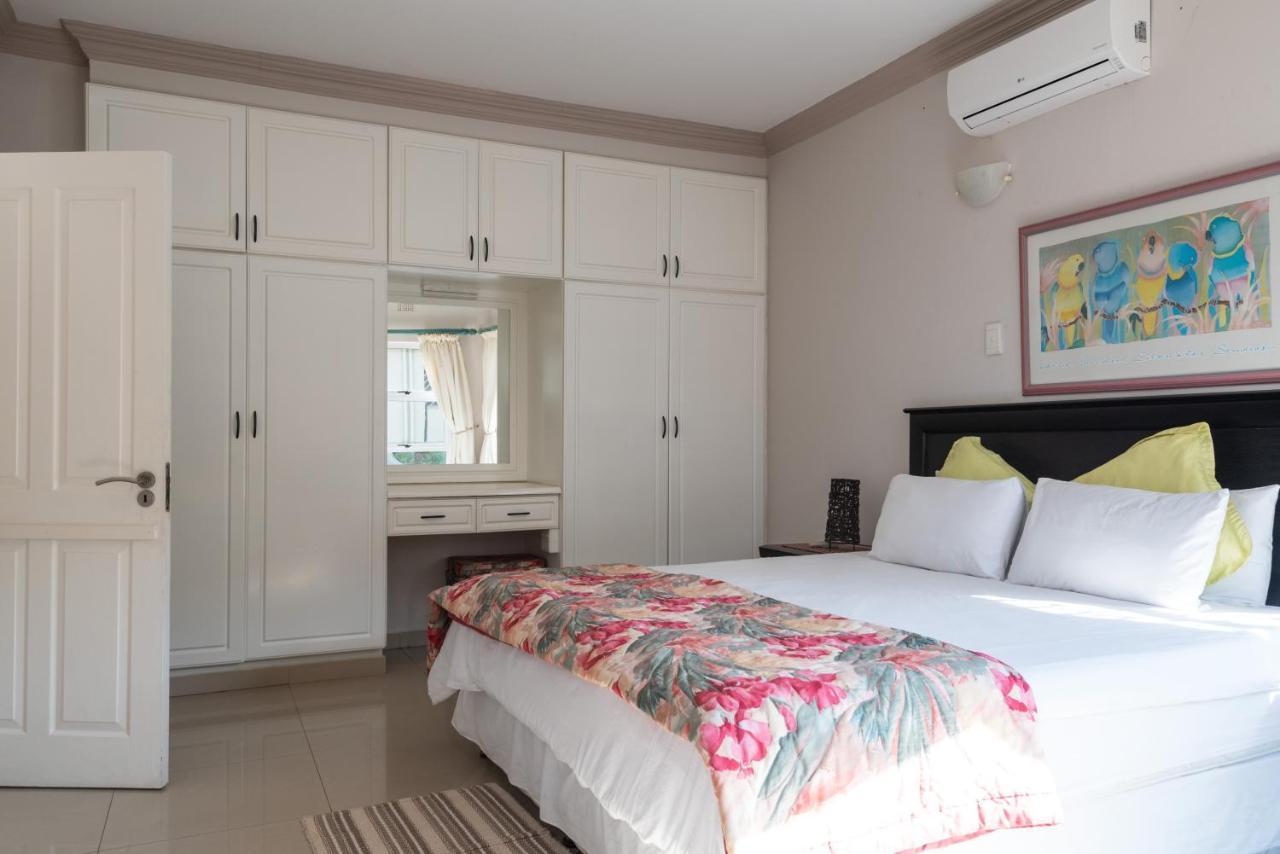 Апартаменты Le Rocella 4 - 2 Adults And 4 Children Only Баллито Экстерьер фото